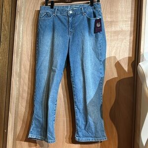 Gloria Vanderbilt Classic Denim capris